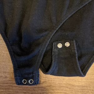 Vintage black scoop neck 3/4 sleeve body suit